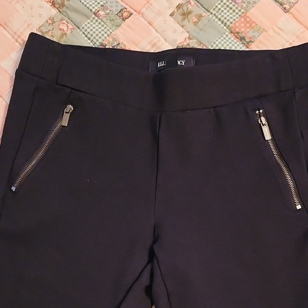Ellen Tracy Jet Black Cropped Active Pull up Pants/ Zipper Pockets - Size PM